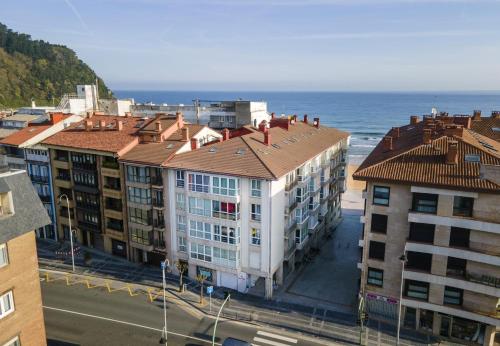 Egona- Vivienda en el centro de Zarautz a 1 min de la playa - Apartment - Zarautz