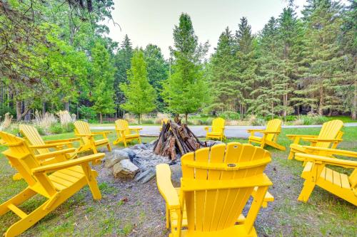 Magical Metamora Cottage with Fire Pit, Pond, Deck!