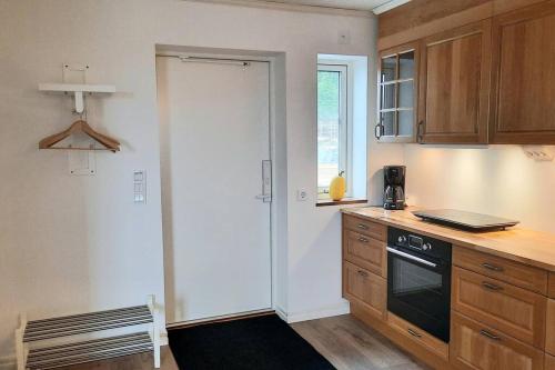 Boende - Stuga nära naturen, 3 km till Motala centrum, elbilsladdning finns på tomten - privat värd (Boende - Stuga nara naturen, 3 km till Motala centrum, elbilsladdning finns pa tomten - privat vard) in Motala