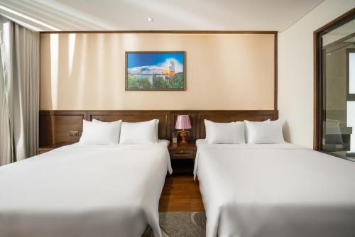 Family Room with City View - Afternoon Tea Included