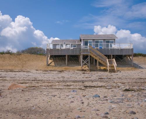 OCEANFRONT Classic beach cottage on Spring Hill Beach with great views and AC - image 7