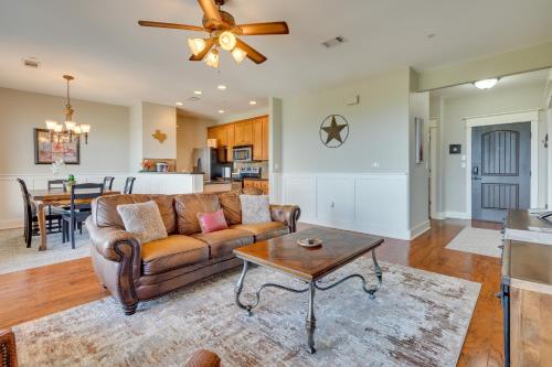Jonestown Condo on Lake Travis with Community Pool! in Jonestown, USA