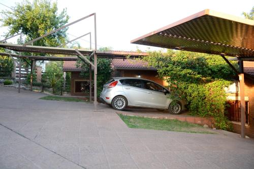 Two-Bedroom Bungalow image 1