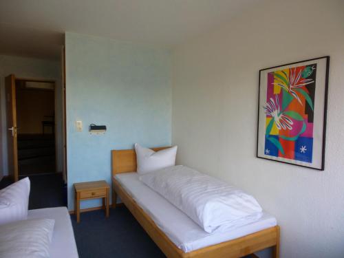 2 twin beds