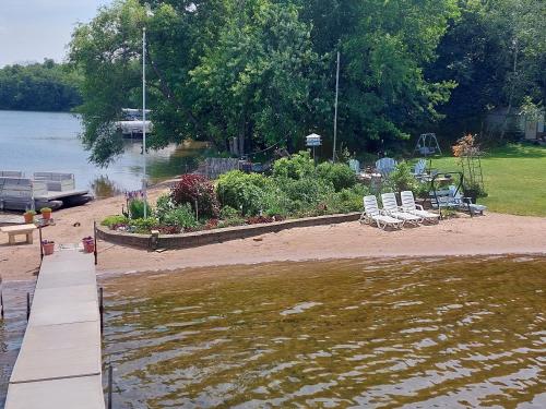 StoneWall House Lakeside Suite in Lake Elmo, USA