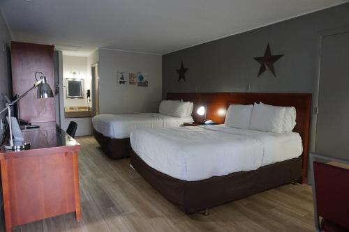 Queen Room with Two Queen Beds - Non-Smoking
