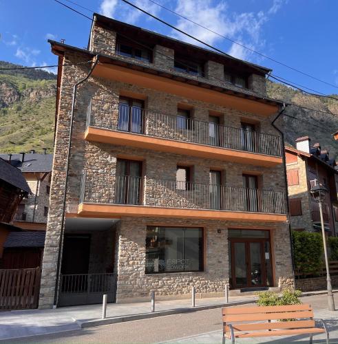 . Espot Cowork & Apartments - L'Amfitriona