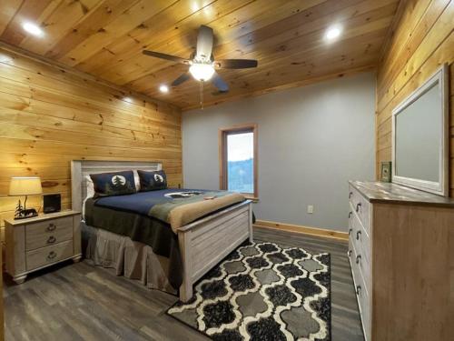Nature Lovers' Dream - Diamond Bear Home in Tellico Plains