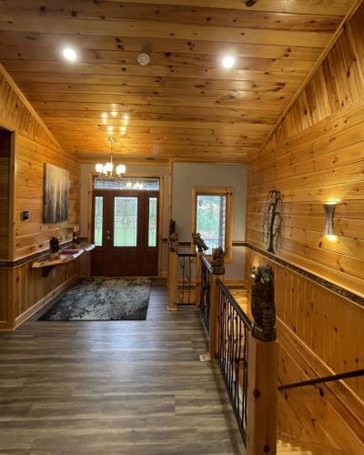 Nature Lovers' Dream - Diamond Bear Home in Tellico Plains