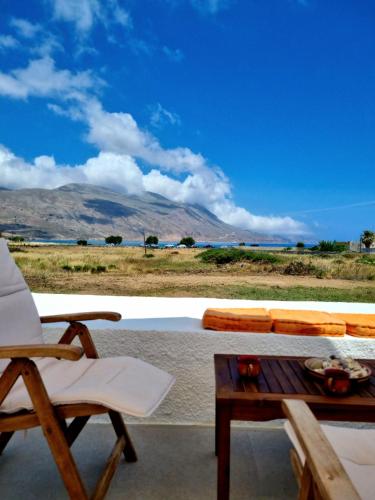  All Season Lovely Seafront Cottage in Kissamos