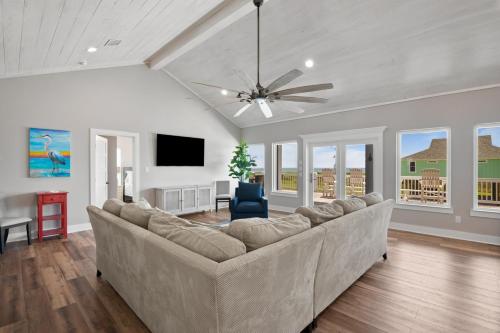 Havana Blue home in Crystal Beach, USA