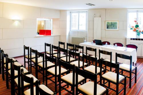 Hôtel Continental - image 10