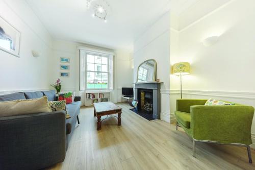 3 Bedroom Apartment in Westminster, Londyn