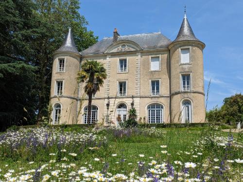 Château de Lavaud chambre d'hôte Écuras