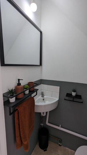 Huge Weekly & Monthly Savings - Free Parking - Wi-Fi & Netflix, Wolverhampton (foto 8)