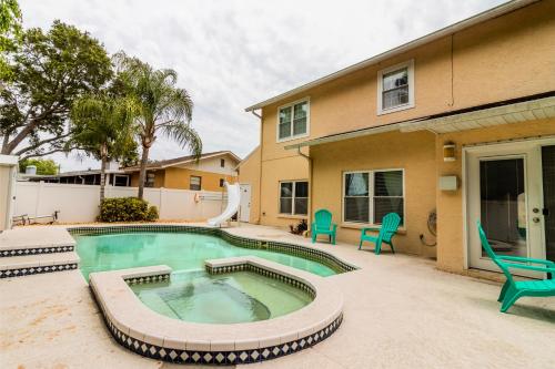 Huge Home in Palm Harbor with Pool and Jacuuzi in Palm Harbor, Vereinigte Staaten von Amerika