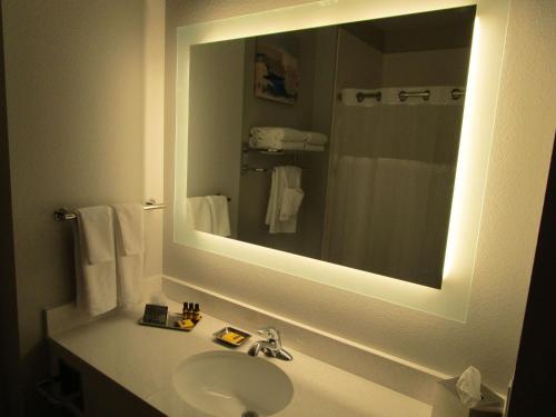 Reddy Hotel Bonham – Bonham, TX