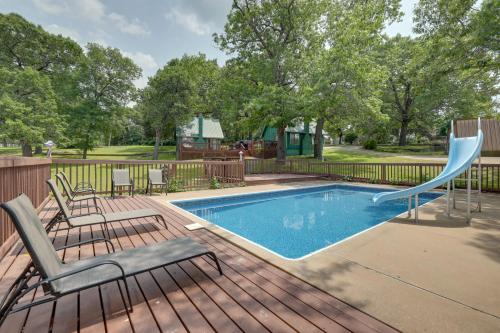 Lakefront Grove Cabin Near Fishing Dock and Pool