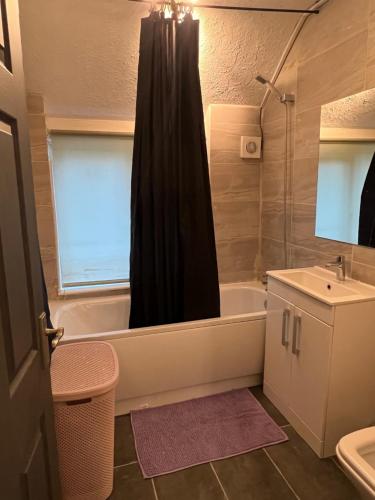 Arely House Rooms With Shared Bathroom