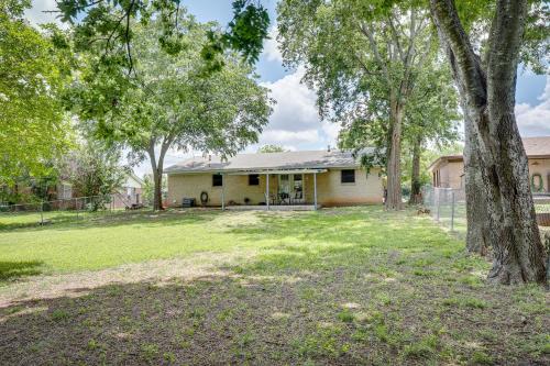 Central Texas Vacation Rental Near Fort Cavazos!