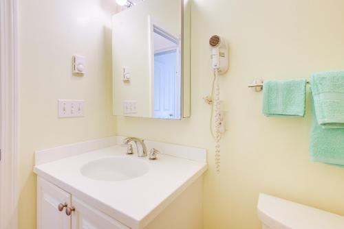 Wells Condo with Pools Tennis Beach Trolley and More - image 11