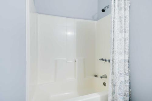 Summertime Getaway - Steps from Atlantic Beach! - main image