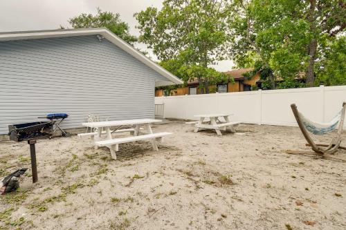 Summertime Getaway - Steps from Atlantic Beach! - image 9