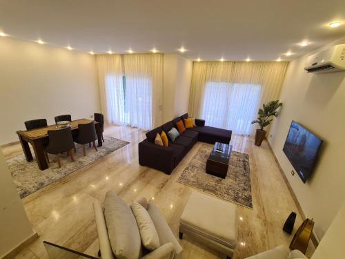 Luxurious & Charming Villa, Sheikh Zayed (foto 10)