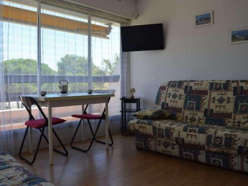 Appartement Port Camargue, 1 pièce, 4 personnes - FR-1-250-157 - Location saisonnière - Le Grau-du-Roi