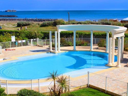 Agreable T3 avec terrasse et grande piscine, a deux pas de la plage - FR-1-607-101 near Pizz'Avenue