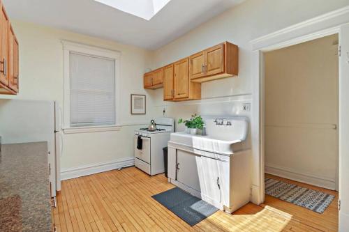 2-Bedroom Cozy Apt in Prime Location - Clark 2 - image 3