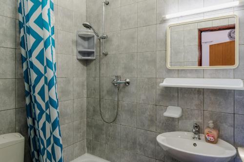 One-Bedroom Apartment with Terrace image 5