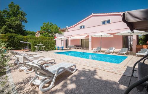 Stunning Home In Porec With 5 Bedrooms, Internet And Private Swimming Pool