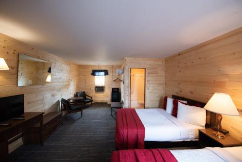 2 double beds