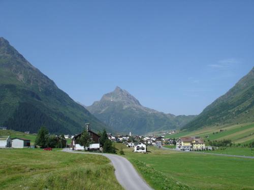 Apart Maurice - image 2