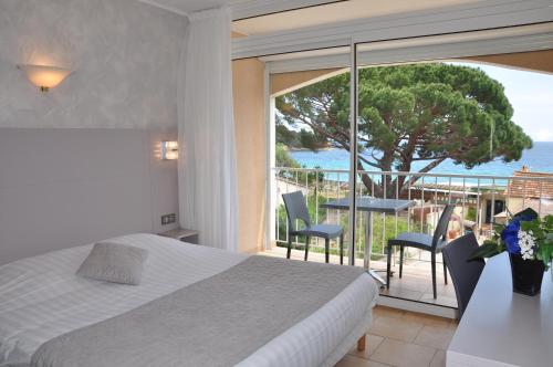 Double Room with Sea View and Balcony