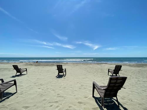 Apartamento en condominio con vista al mar