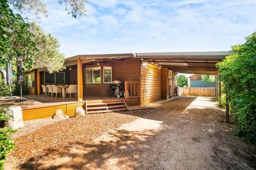 'The Love Shack' Pet-Friendly Beach Bungalow