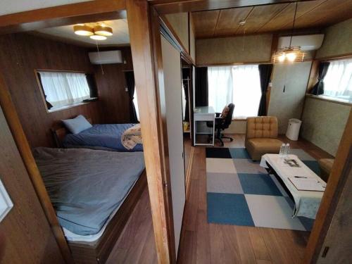 民家の一室2 Private Room in Japanese Vintage House with 2 Beds, Free Parking Good to Travel for Tashiro Cats Island