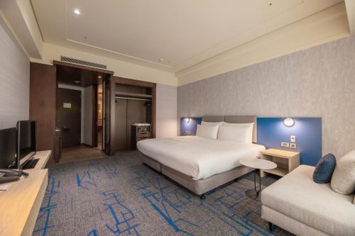Deluxe Double Room image 2