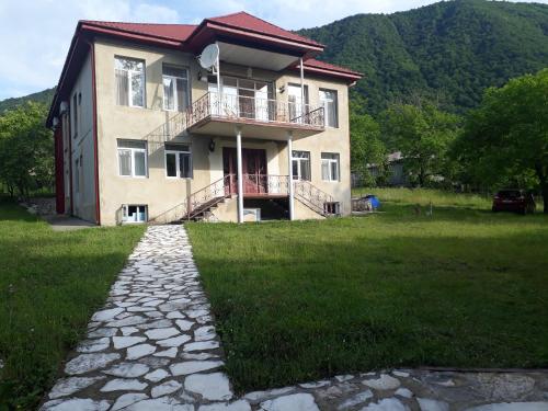 House at the Forest / სახლი ტყის პირას