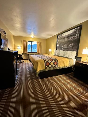 Super 8 by Wyndham Eau Claire WI