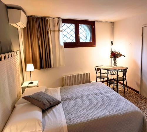 Venice and Venice Apartments - private rooms in shared apartment, Benátky (fotografie 4)