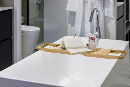 Executive Veriu Suite image 8