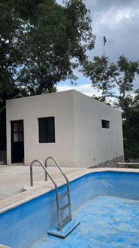 1 bedroom home with pool/patio in a Mayan village. in Kunkunul, Mexico