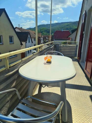 Apartment Pusteblume mit Balkon, neu teilrenoviert