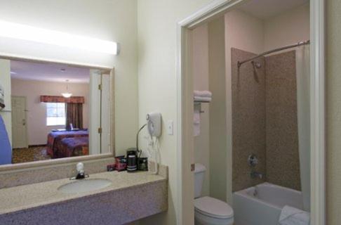 Americas Best Value Inn Byhalia - image 8