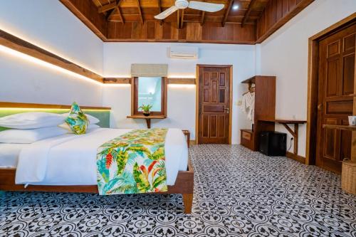 Peam Snea Resort Room Type - King Room with Lake View