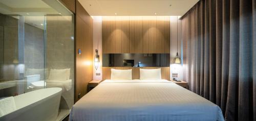 468930322 Hotel Intrendy