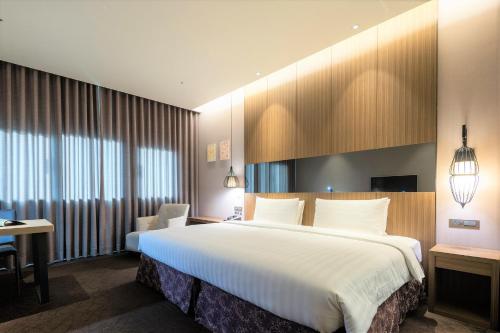 468931066 Hotel Intrendy